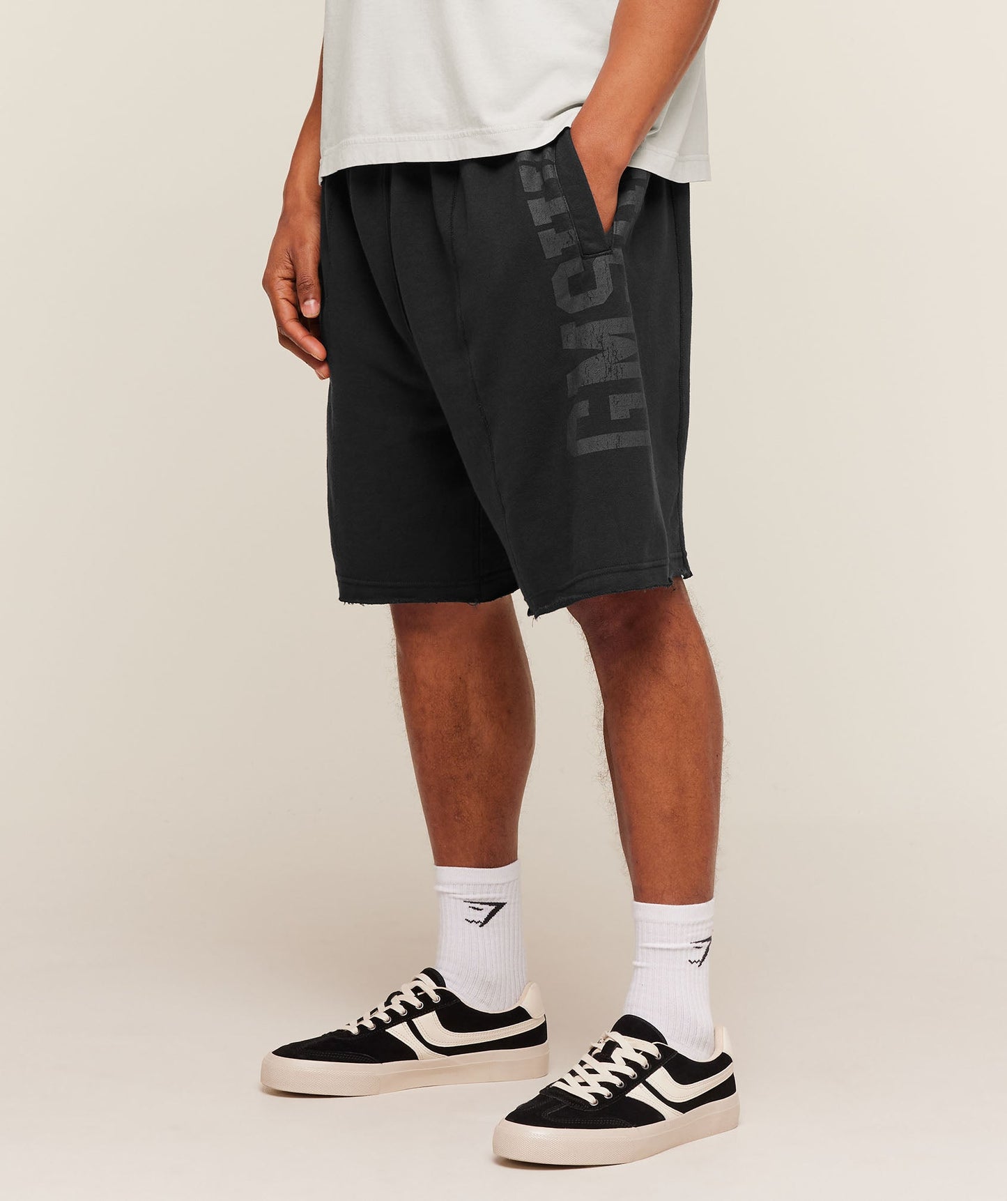 Accent Graphic Sweat Shorts - US 8610