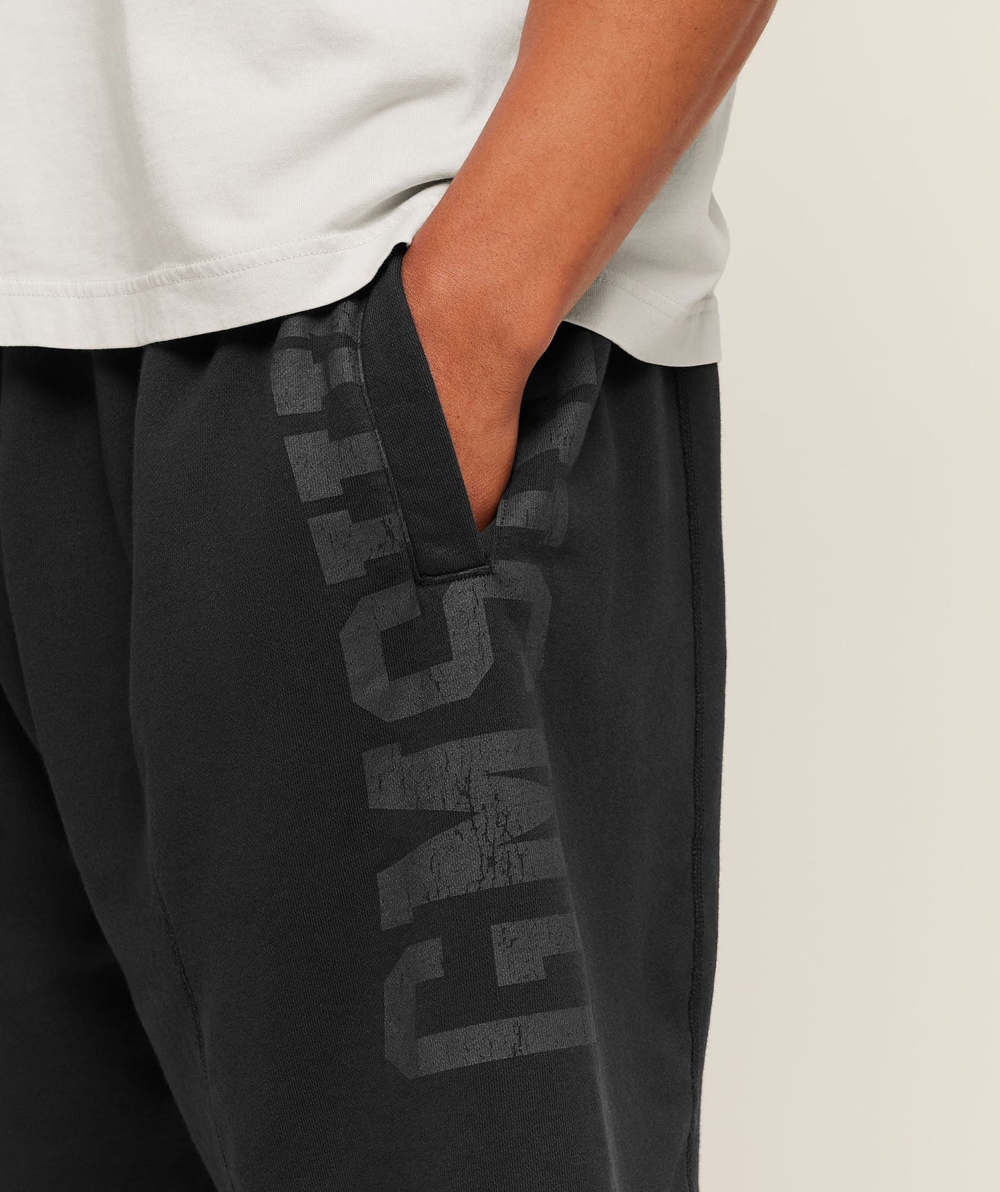 Accent Graphic Sweat Shorts - US 8610