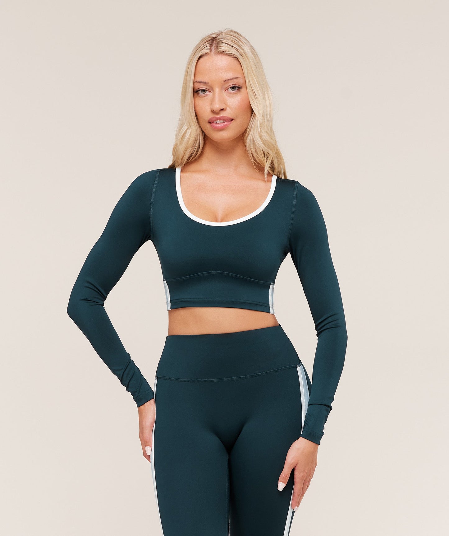 Piping Long Sleeve Crop Top - US 1331