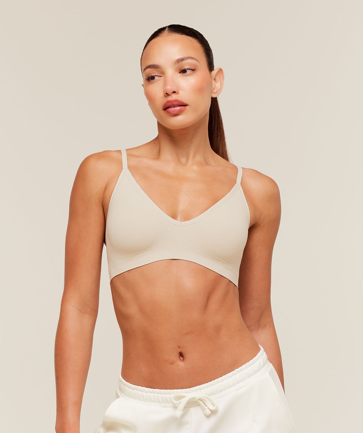 FeatherForm V-Neck Bralette - US 2764